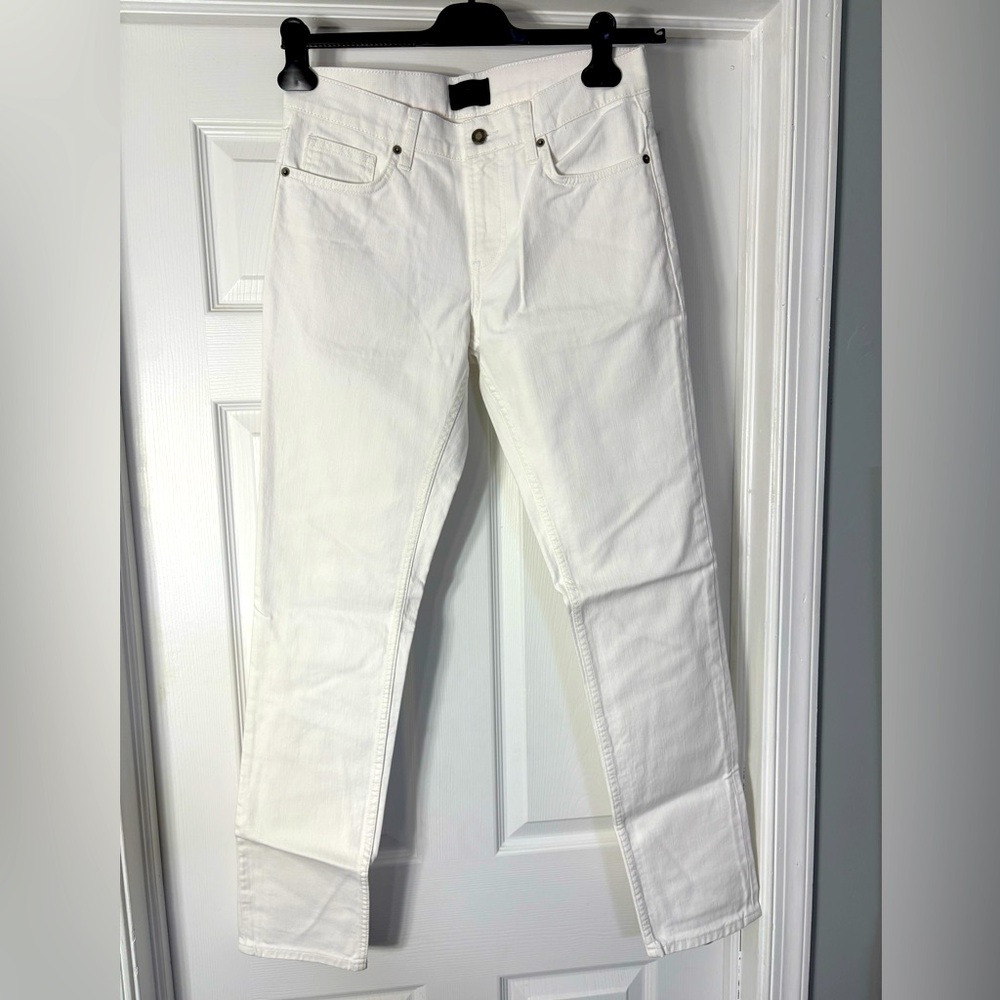 DSTLD White Straight Jeans Classic Style